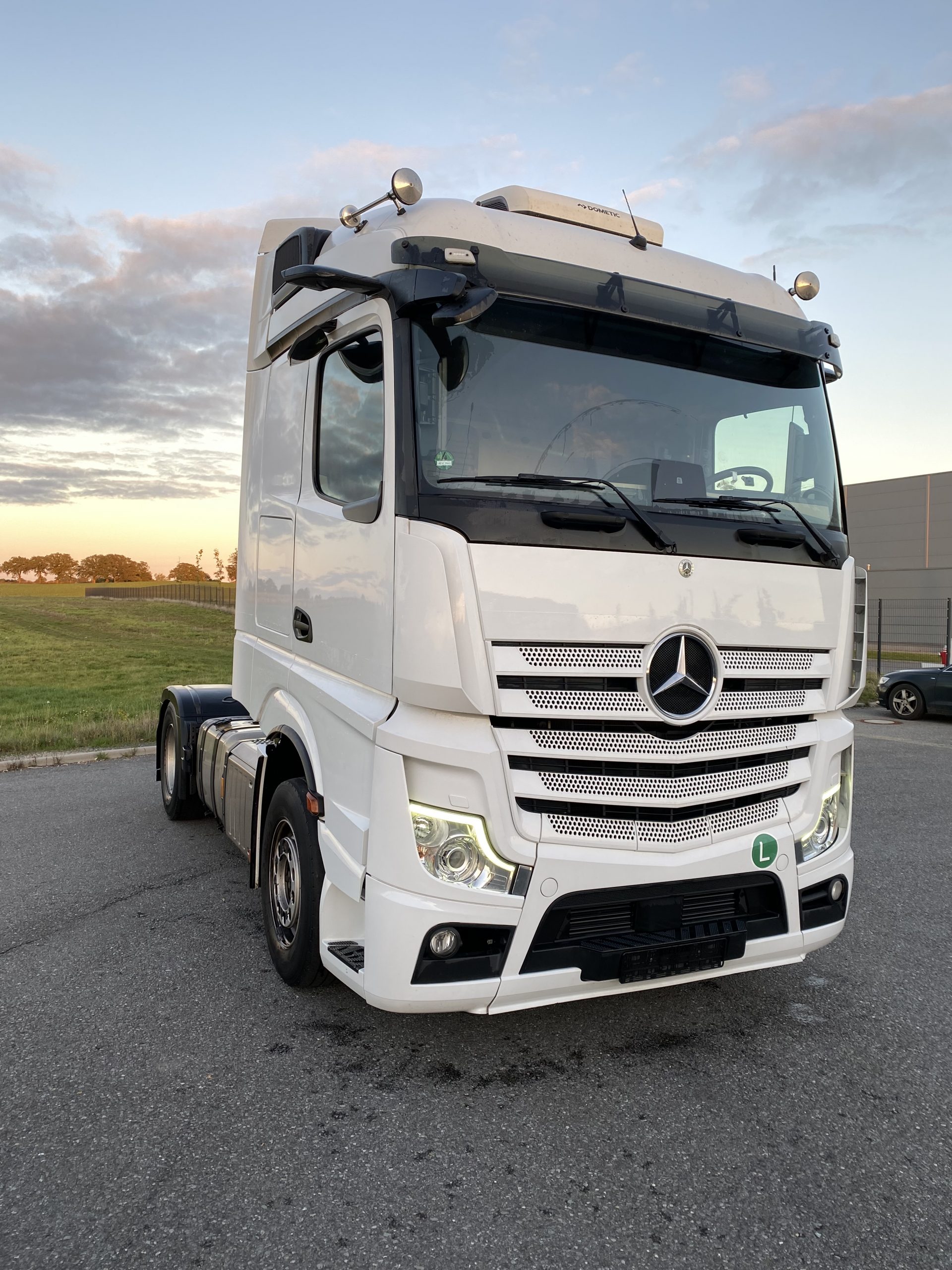 #3 Mercedes-Benz Actros 1845 – Bild 3