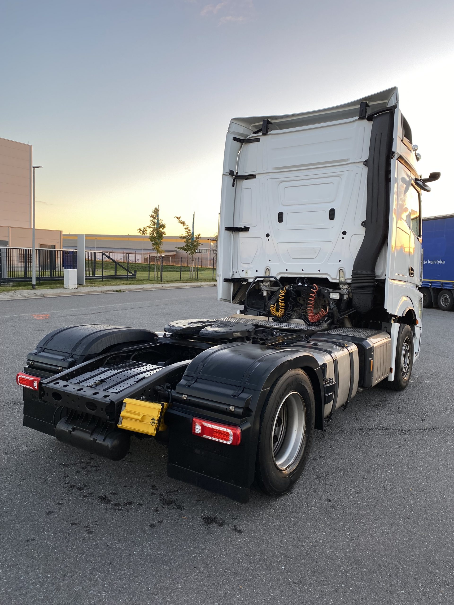 #3 Mercedes-Benz Actros 1845 – Bild 6